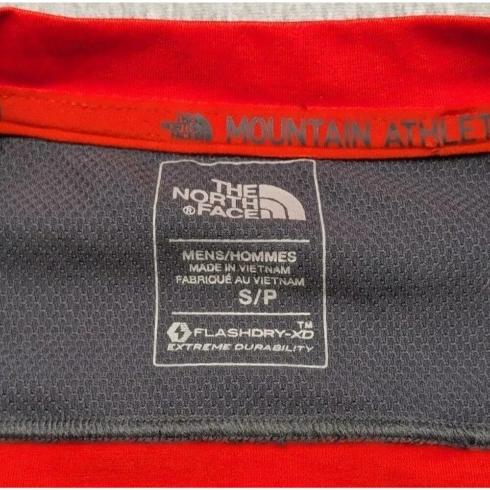 North Face Red & charcoal short sleeve shirt - mens Small EUC